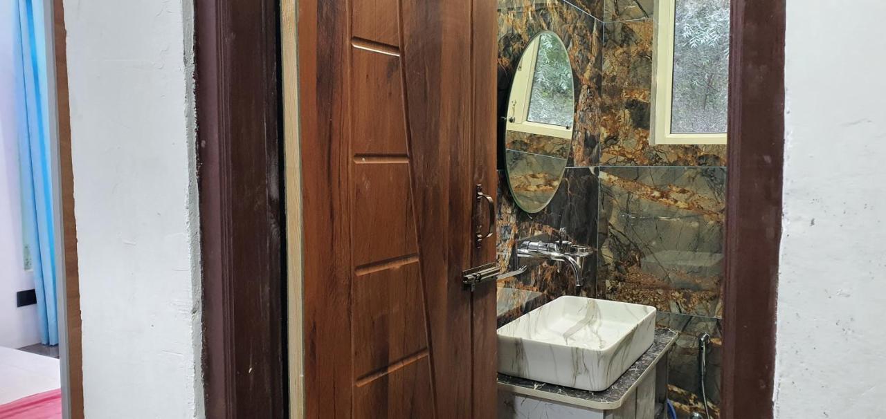 Hotel Resonance Exotic Srinagar  Luaran gambar