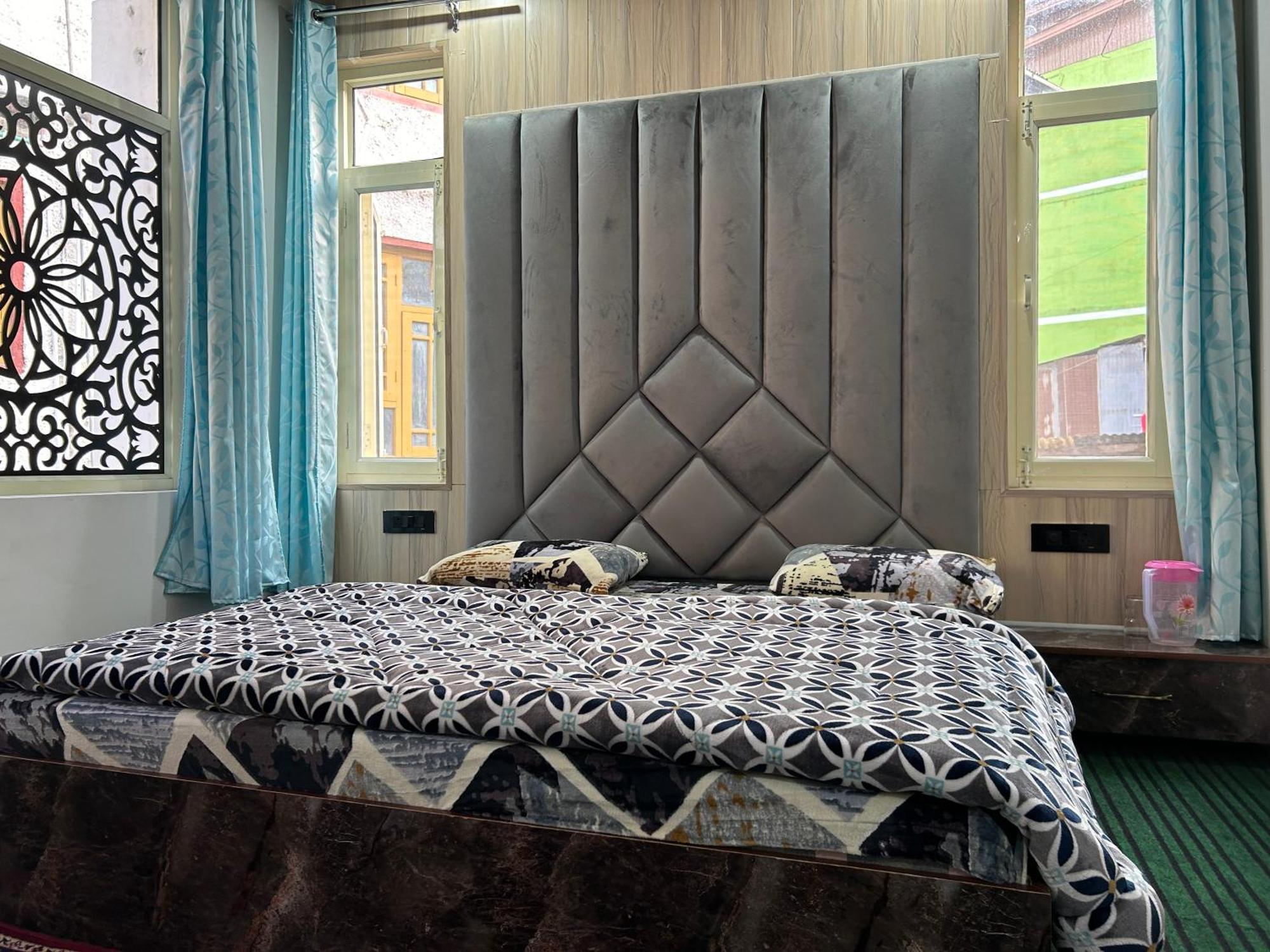 Hotel Resonance Exotic Srinagar  Luaran gambar