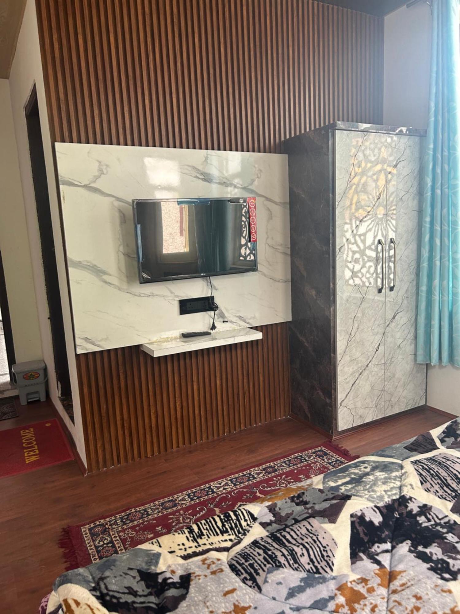 Hotel Resonance Exotic Srinagar  Luaran gambar